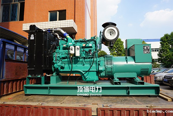 我公司和三江县苏城投资置业顺利签订一台400KW重庆康明斯柴油发电机组